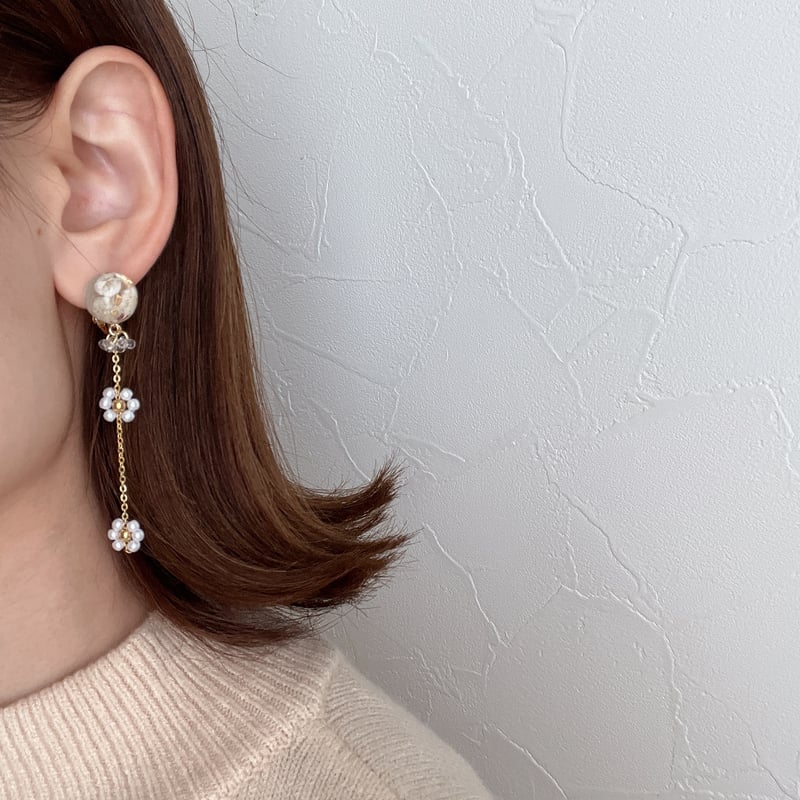 かすみ草とフラワーパールの華奢イヤリング/ピアス | luumii accessory