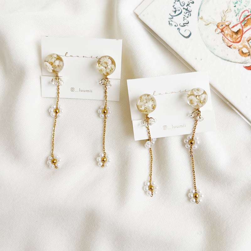 かすみ草とフラワーパールの華奢イヤリング/ピアス | luumii accessory