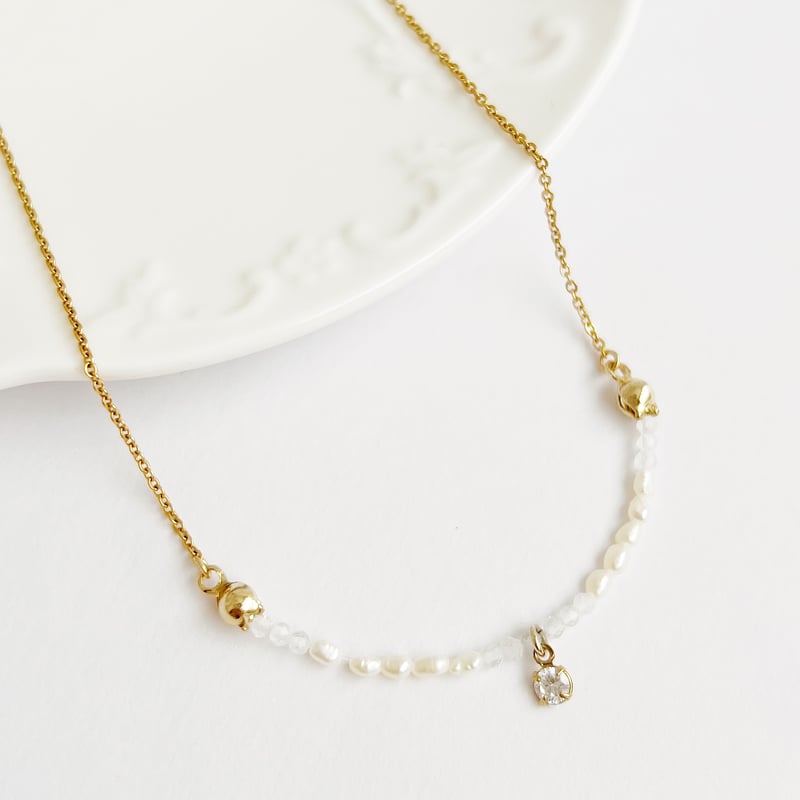 メディア着用】淡水パールとレインボームーンストーンのネックレス