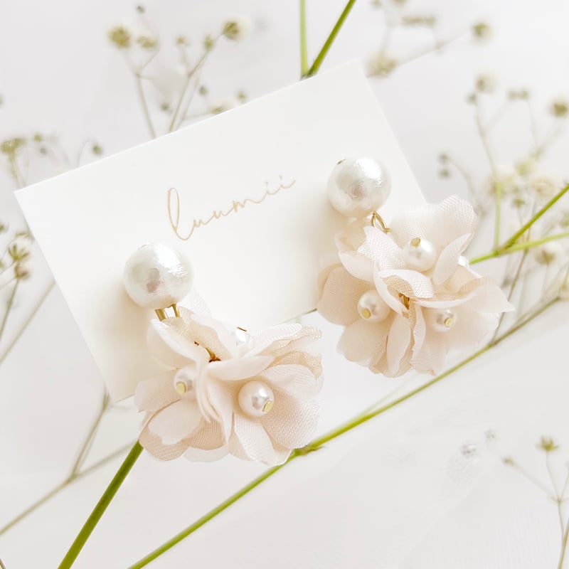 コットンパールと紅茶染め布花のシンプルイヤリング ピアス | luumii