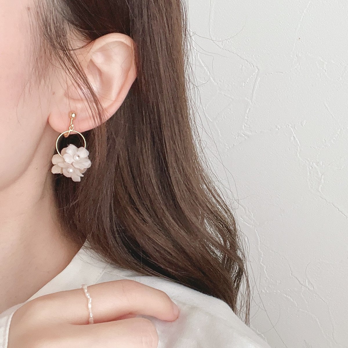 メディア着用】紅茶染め布花のフープイヤリング/ピアス | luumii accessory