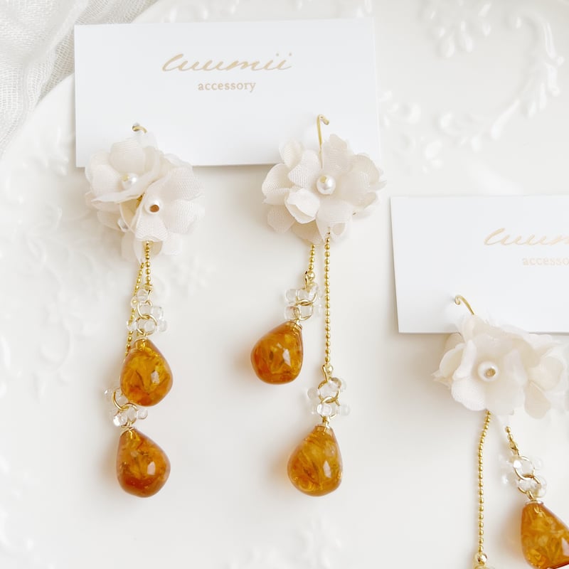 紅茶の雫と布花のイヤリング/ピアス | luumii accessory
