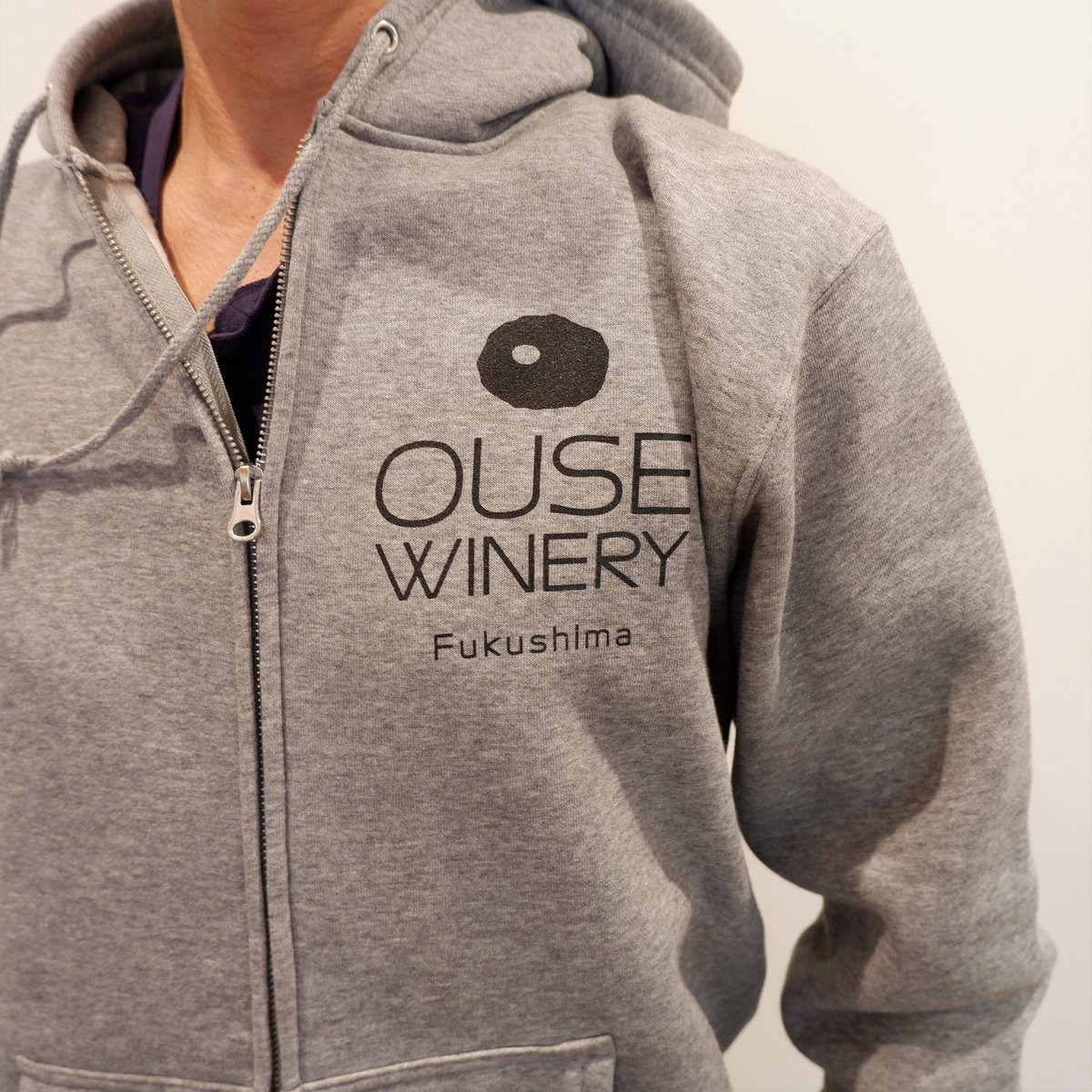 ロゴ入りパーカー（裏起毛） | OUSE WINERY ONLINE STORE