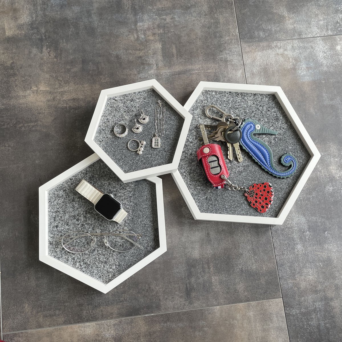 【新品】ファンタジア ⭐️ アクセサリートレイ 珍しい模様の六角形トレイ〜accessory tray／White・M〜 | aji ston