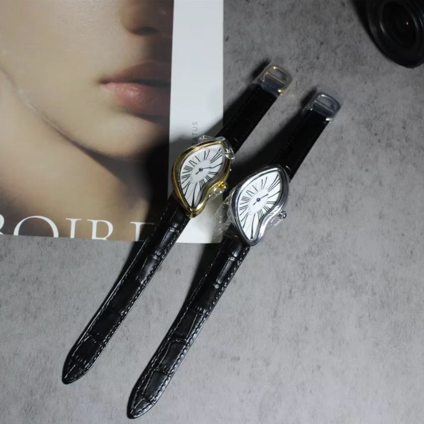 名画柔らかい時計 サルバドール・ダリの柔らかい時計とは？《記憶の固執》の意味と解釈