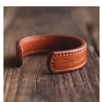 レザー カフ ブレスレット [2色展開]