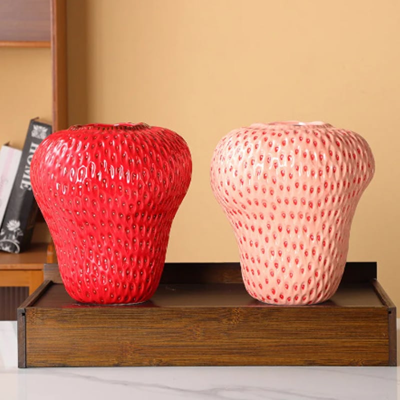 いちごモチーフ陶器フラワーベース オブジェ 花瓶インテリア置物北欧風ディスプレイ いちごモチーフ陶器フラワーベース オブジェ 花瓶インテリア置物北欧風