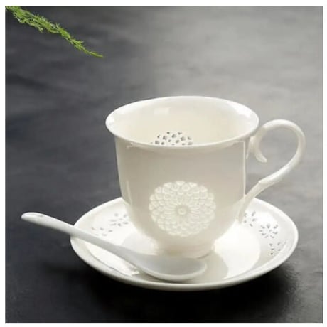 cティーカップ 260ml ソーサー スプーン 3点セット レトロ彫 ボーンチャイナ 磁器 コーヒー お茶会に 食器 高級装飾 贈り物