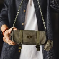 ヴィンテージ テイスト ミリタリー キャンバス アーミーグリーン クロス ボディバッグ キャンプ アウトドア シティユース