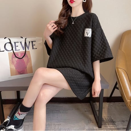 韓国ファッション 半袖 ラウンドネック 英字柄 ファッション 抜け感 演出 ゆったり 着回し Tシャツ