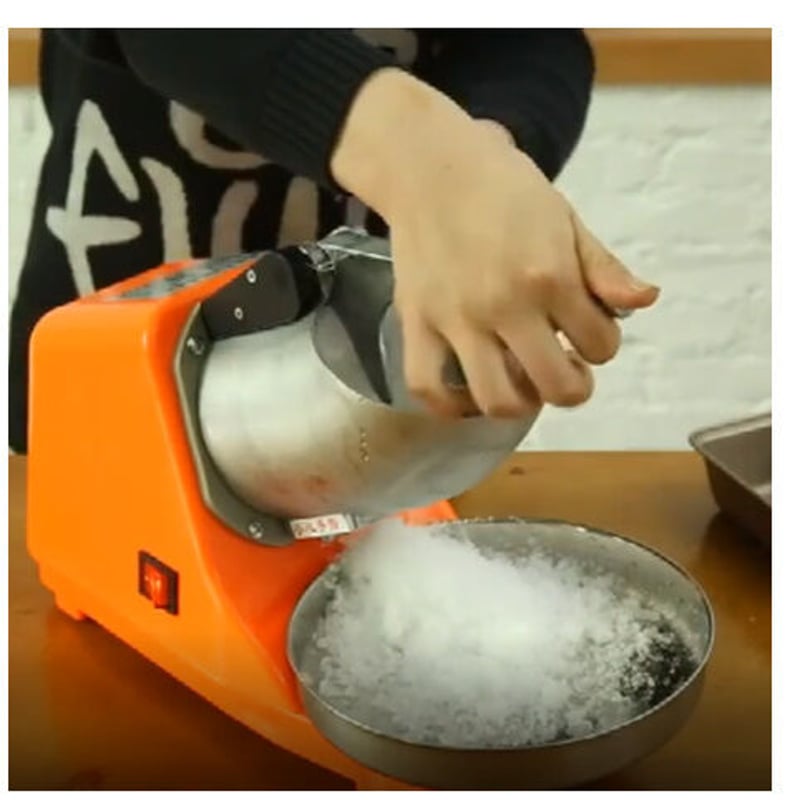 かき氷機】 電動 アイスクラッシャー 簡単 時短 自動 【業務用 かき氷機】 電動 アイスクラッシャー 簡単 時短 自動 【業務用