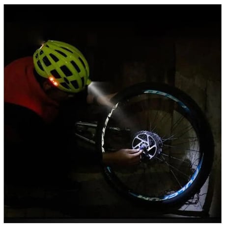 サイクリングヘルメット 自転車 ライト付 超軽量ヘルメット ５色 自転車 MTB ヘルメット 男女兼用 USB充電 安全