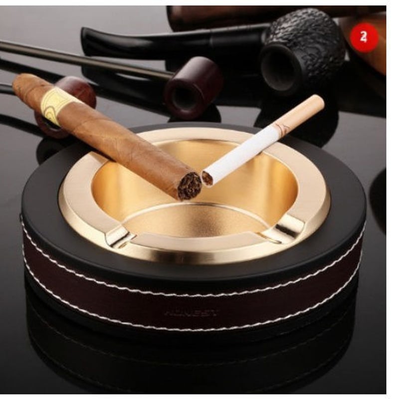 高級感抜群で葉巻もタバコもOK！】ポータブル シガー 灰皿 | World