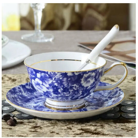 dai.take様 3点おまとめ カトラリーセット 陶器タンブラー、ティーカップ ティーカップ 200ml ソーサー スプーン 3点セット 花柄 磁器