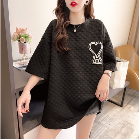 ラウンドネック 半袖 抜け感 演出 ゆったり 着回し 配色 ファッション ハート デザイン Tシャツ