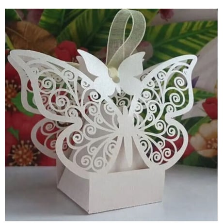 ギフトボックス 50個セット おしゃれ かわいい 蝶々デザイン リボン付き バレンタイン お誕生日会 結婚式 ラッピング プレゼント