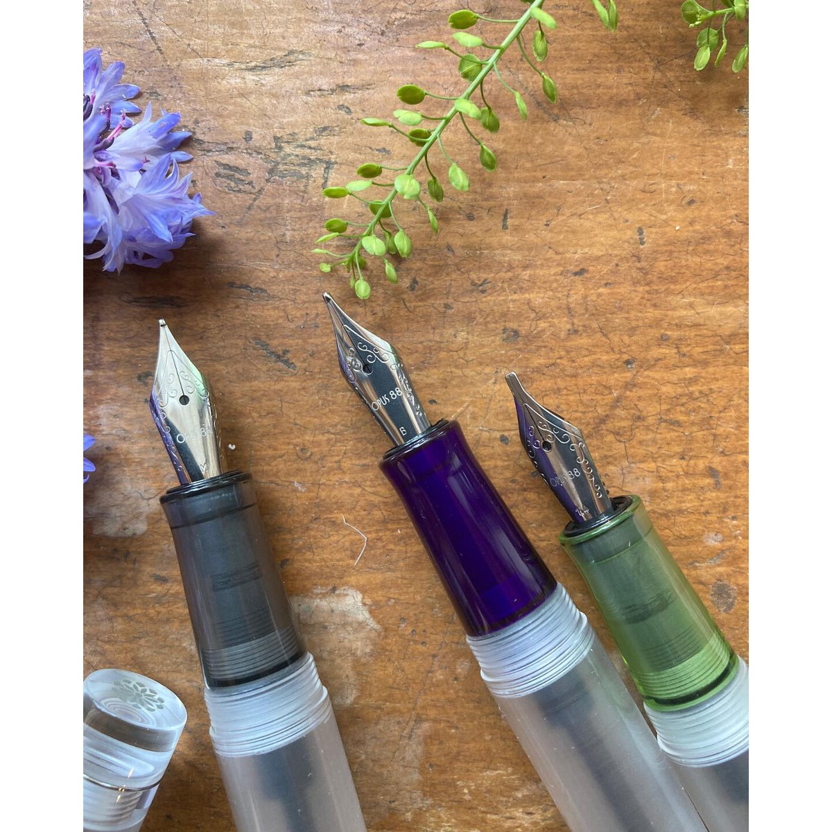 藍濃道具屋×OPUS88 日暈コレクション 万年筆 紺 EF ＆ インク 湧泉 藍濃道具屋×OPUS88 日暈コレクション 万年筆 紺 EF ＆ インク 湧泉