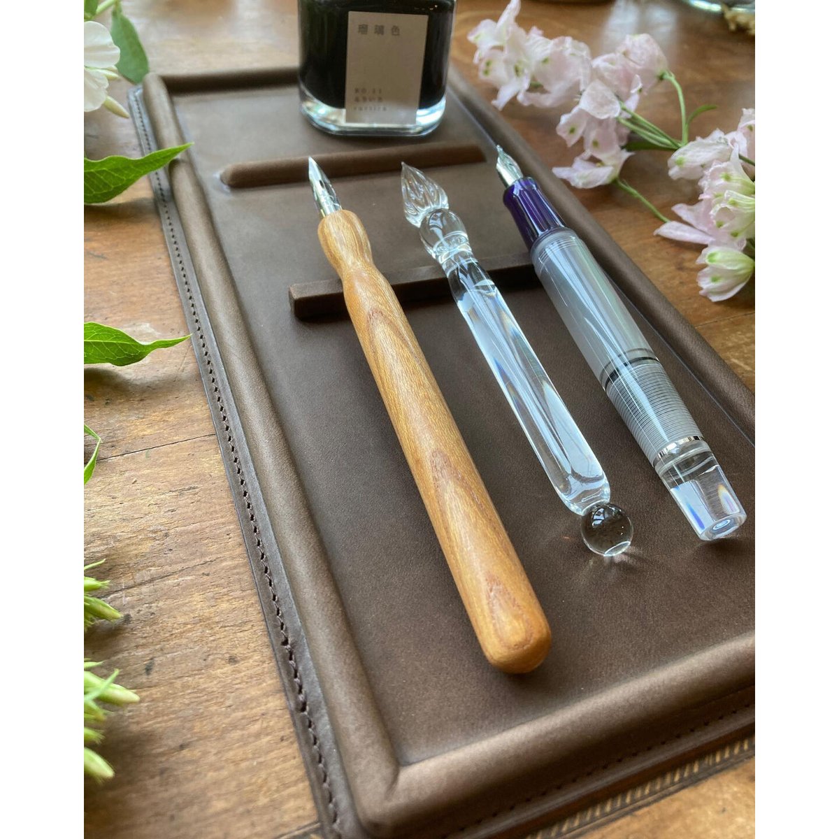 【新品・未使用】SHINARI　シナリ　革製 インク＆ペントレイ 未使用】SHINARI シナリ 革製 インク＆ペントレイ - メルカリ