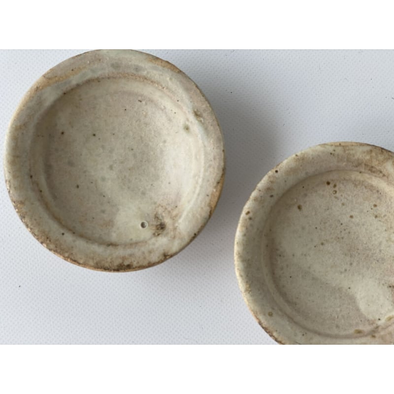 遠藤素子】豆皿 粉引／鉄釉 | Kinilu STORE