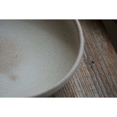 【北側雄一】六寸玉縁深皿　白砂釉／窯変黒釉