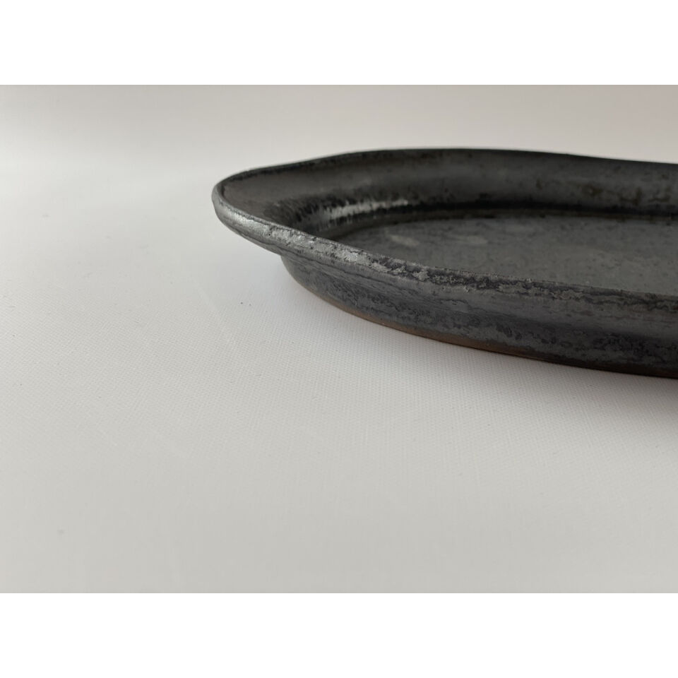遠藤素子 鉄釉オーバル皿（S） | VIVAHDE