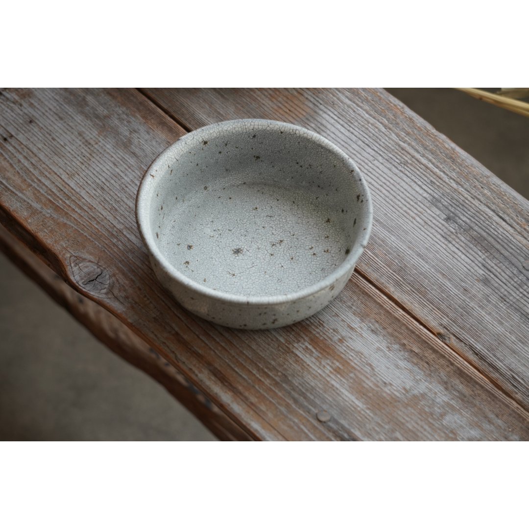 信楽焼　大原拓也さん　裂粉引　リムプレート　スープ皿　2枚 大原拓也］ 7寸リムプレート 鎬粉引 – キゴコチ