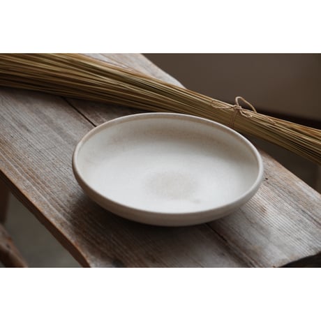 【北側雄一】六寸玉縁深皿　白砂釉／窯変黒釉