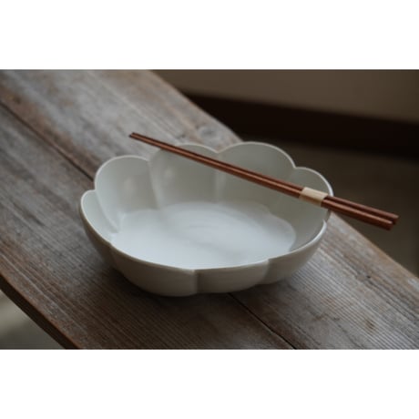 【鈴木まどか】白瓷輪花楕円六寸鉢