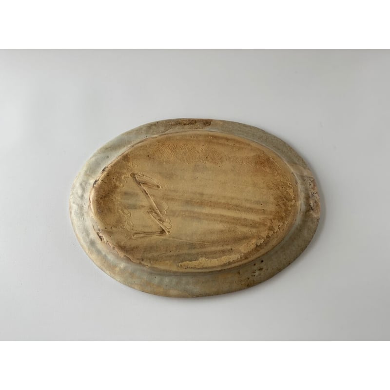 遠藤素子】オーバル皿M 粉引／鉄釉 | Kinilu STORE