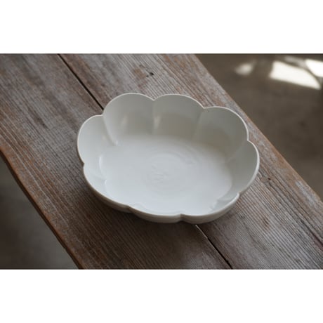 【鈴木まどか】白瓷輪花楕円六寸鉢