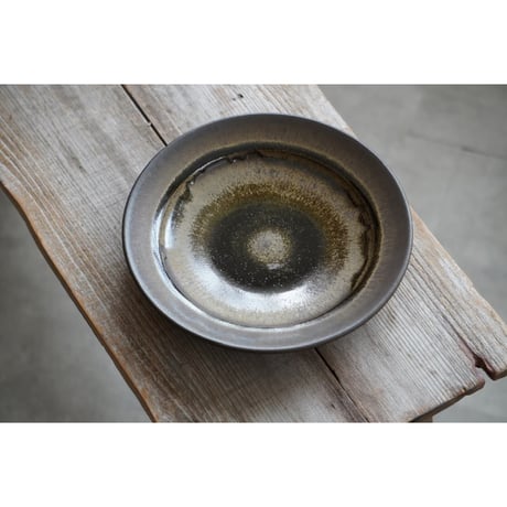 【北側雄一】七寸リム皿　白砂釉／窯変黒釉