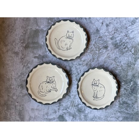 【桂さえか/猫展】丸リム皿（白ネコ）