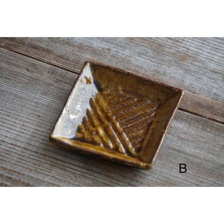 【宮野さとみ】small square dish