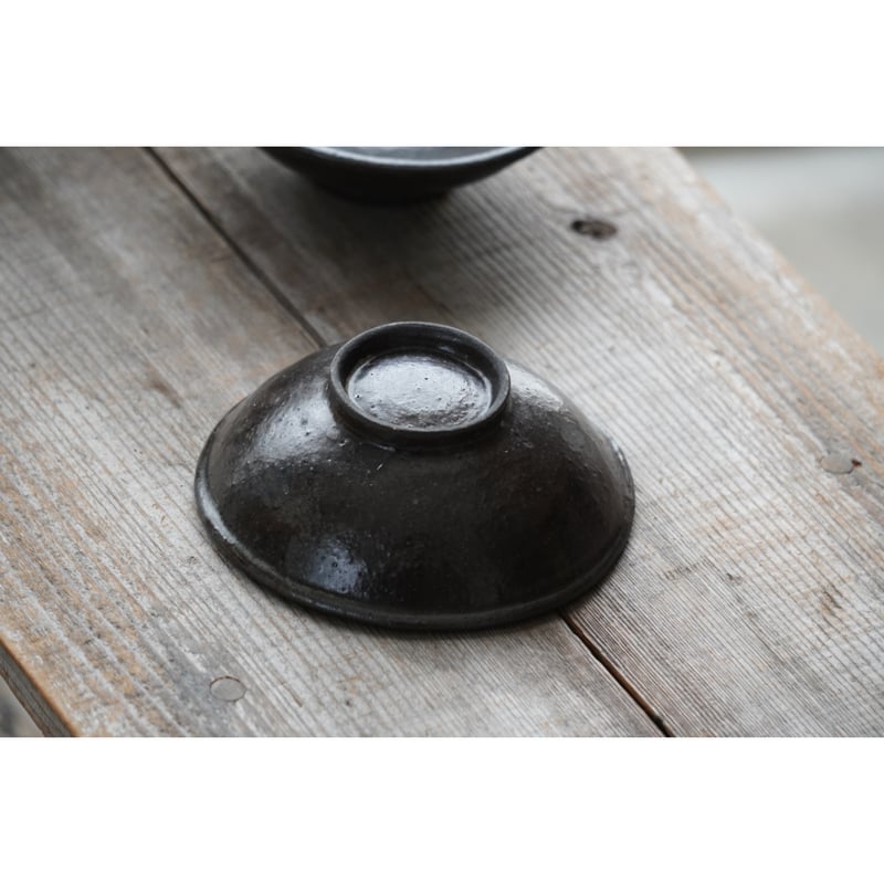庄司理恵】卵小鉢／粉引・黒・わら灰 | Kinilu STORE