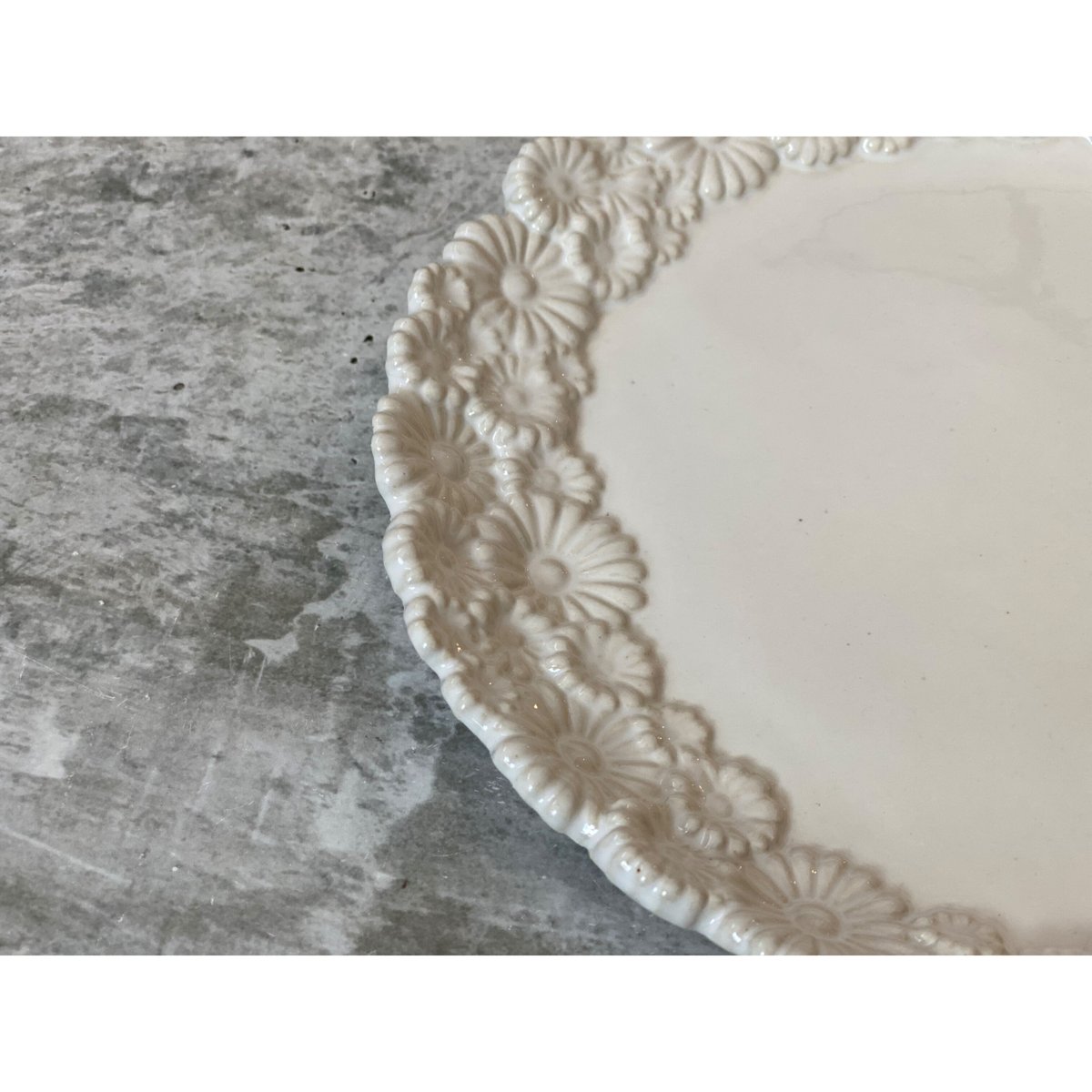 つちのわ】花かんむり 大皿／白 | Kinilu STORE