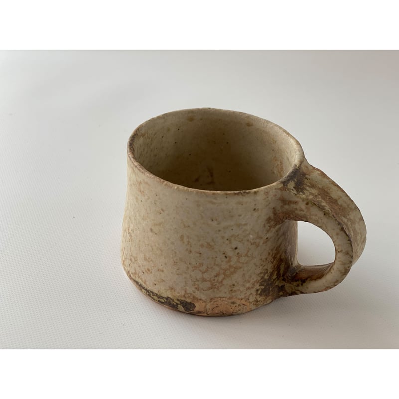遠藤素子】マグ 粉引／鉄釉 | Kinilu STORE