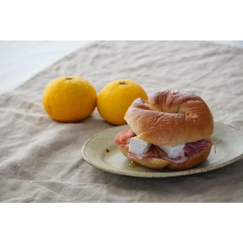 中国美術　粉彩台皿　幅25.2㎝　本Y5-0524☆ 中国美術 粉彩台皿 幅25.2㎝ 本Y5-0524☆