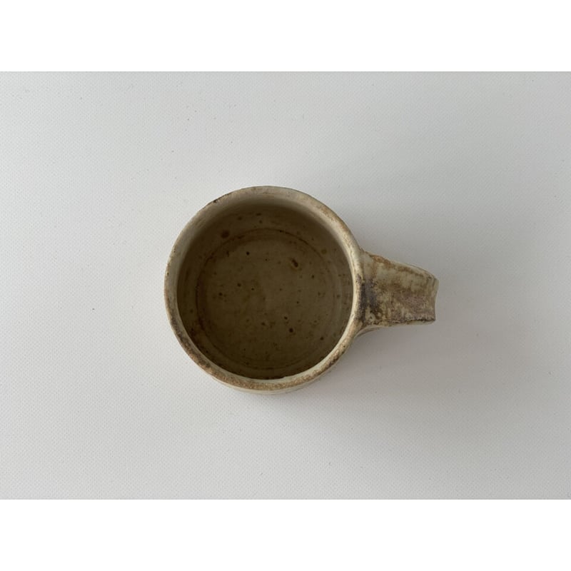 遠藤素子】マグ 粉引／鉄釉 | Kinilu STORE