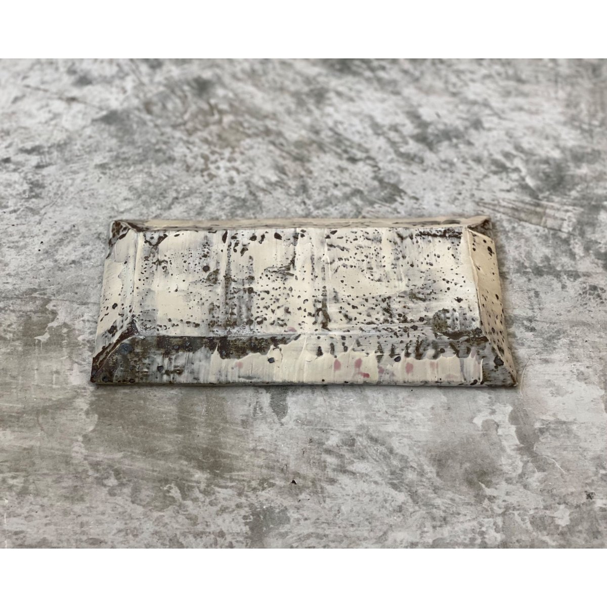 大原拓也】長角皿 M／刷毛目 | Kinilu STORE