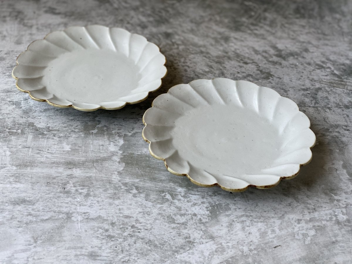 鈴木まどか】白瓷口錆輪花六寸皿 | Kinilu STORE