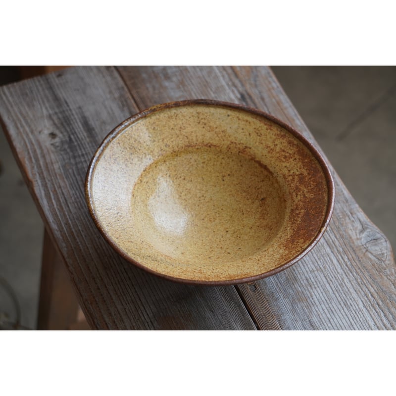 庄司理恵】太リム深皿 わら灰 | Kinilu STORE