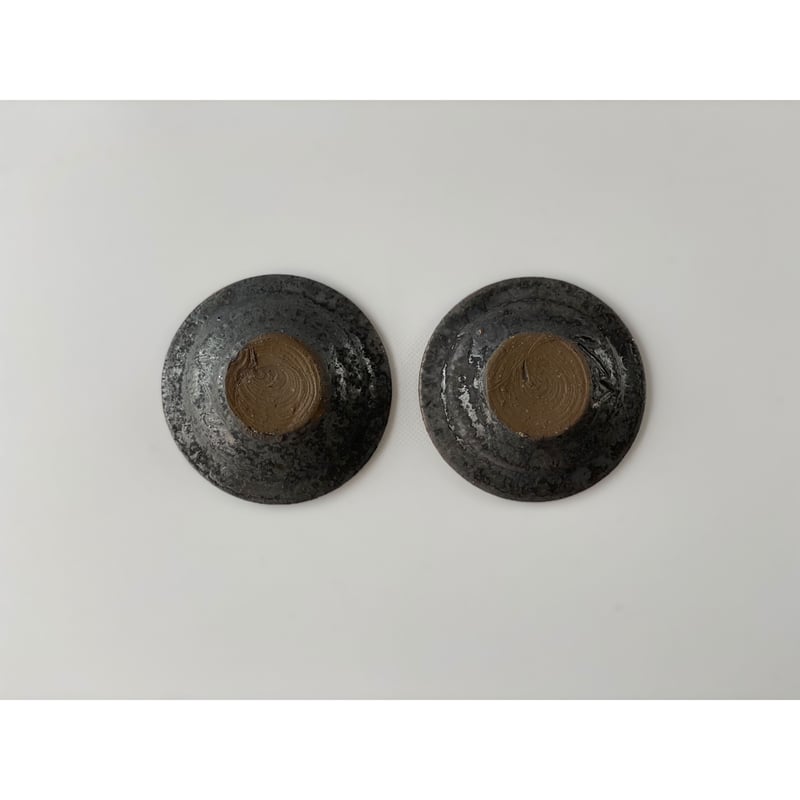 遠藤素子】豆皿 粉引／鉄釉 | Kinilu STORE