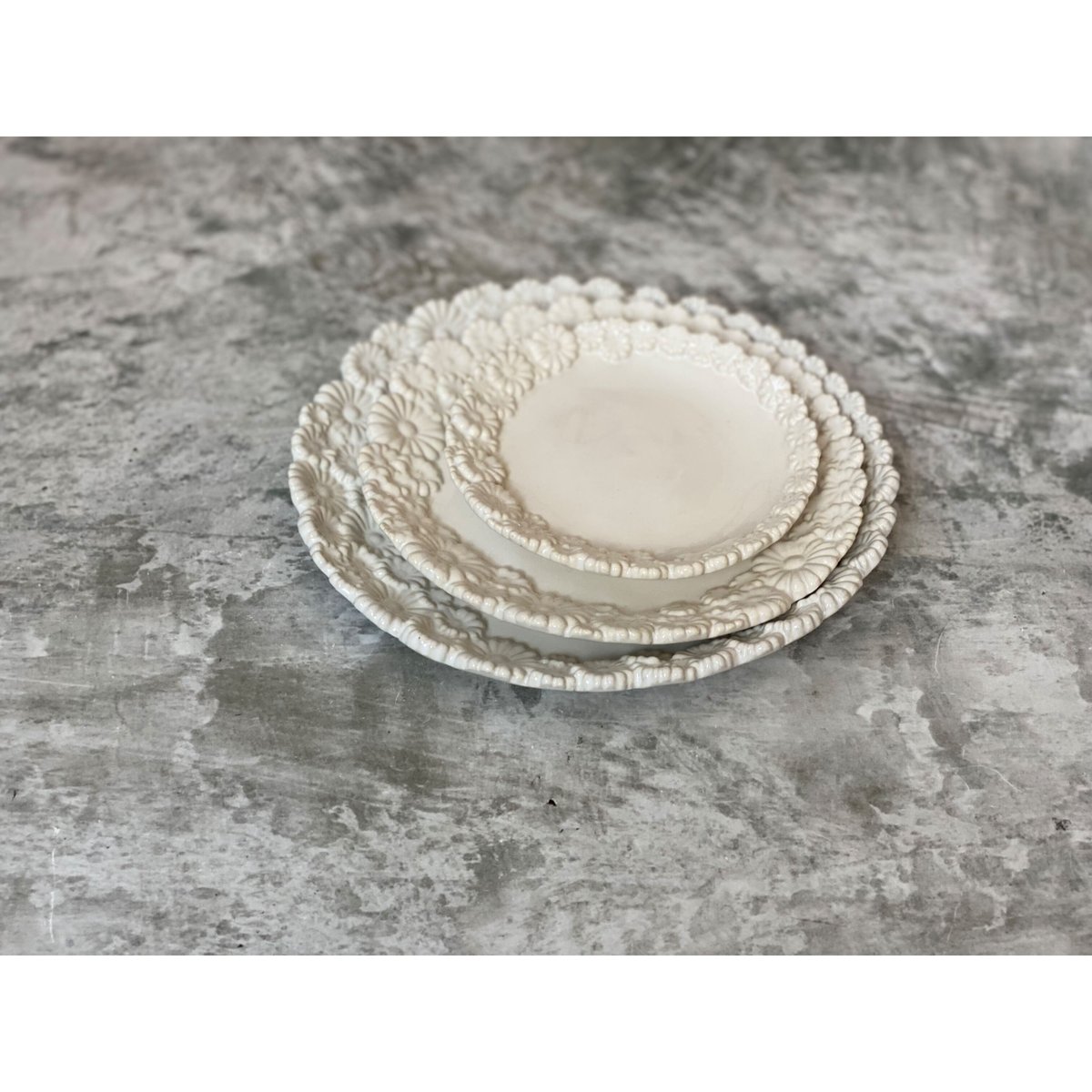 つちのわ】花かんむり 大皿／白 | Kinilu STORE