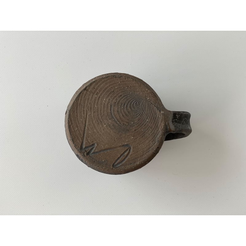 遠藤素子】マグ 粉引／鉄釉 | Kinilu STORE