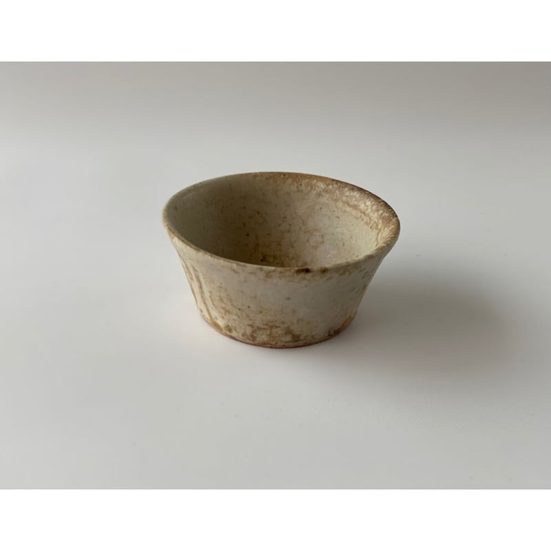 遠藤素子】ミニそば猪口 粉引／鉄釉 | Kinilu STORE