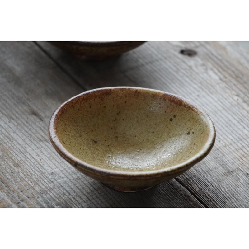 庄司理恵】卵小鉢／粉引・黒・わら灰 | Kinilu STORE