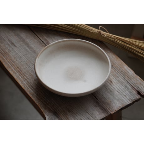【北側雄一】六寸玉縁深皿　白砂釉／窯変黒釉