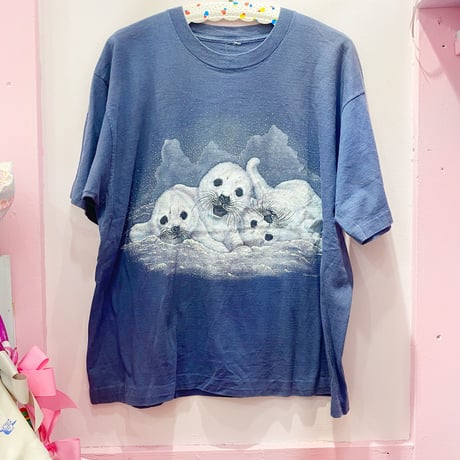 Cute white seal's T-shirt