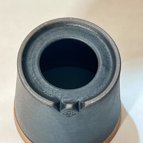 黒磁鉢　銅彩