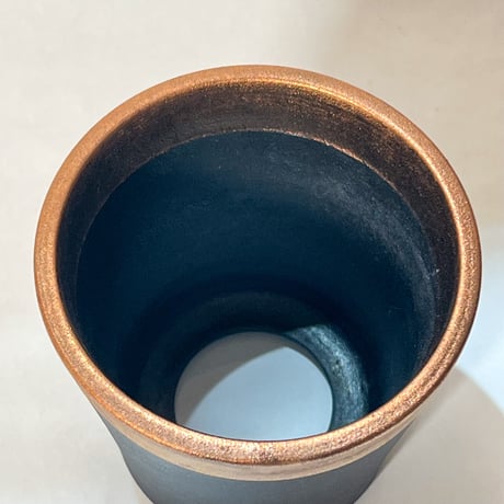 黒磁鉢　銅彩